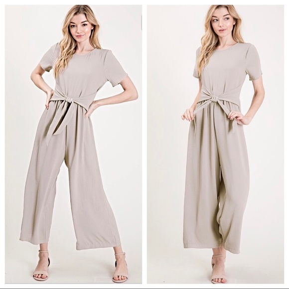 ✨LAST ONE✨Short sleeves front knot detail jumpsuit - Picture 2 of 8